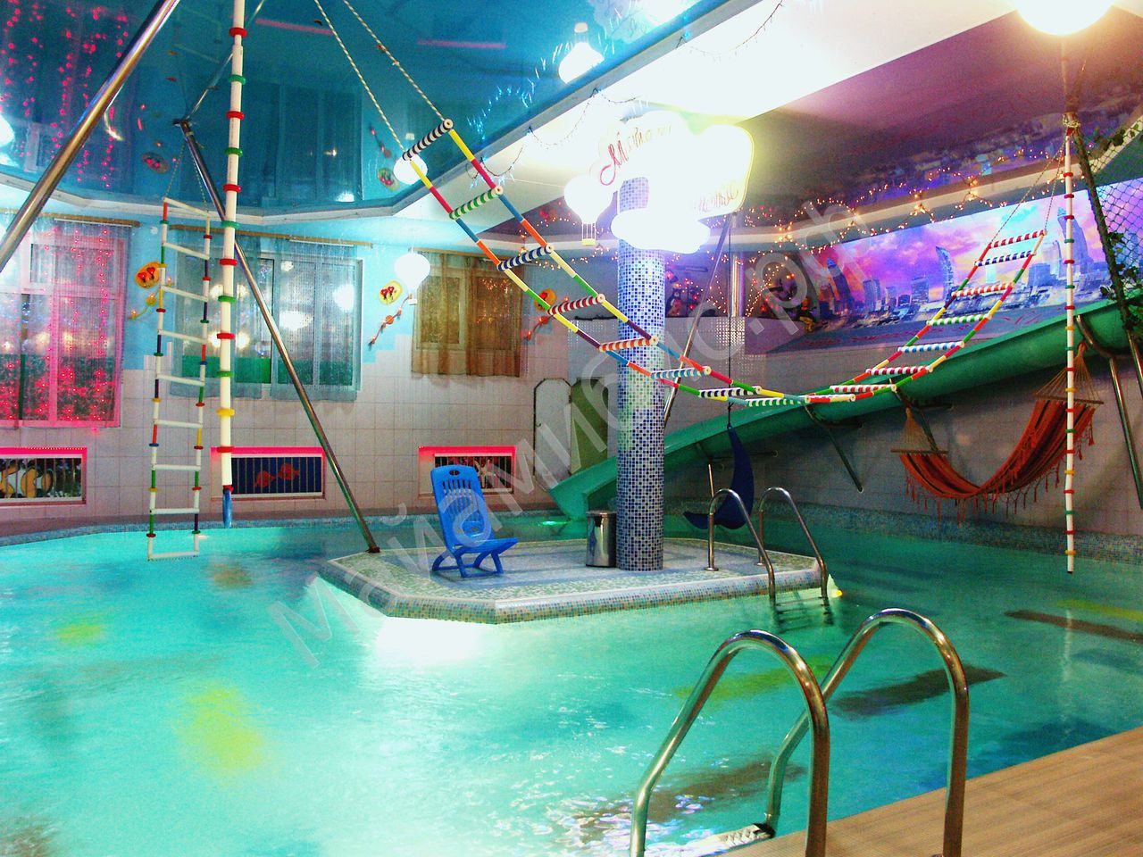 Сауны в иркутске с большим бассейном и горками фото